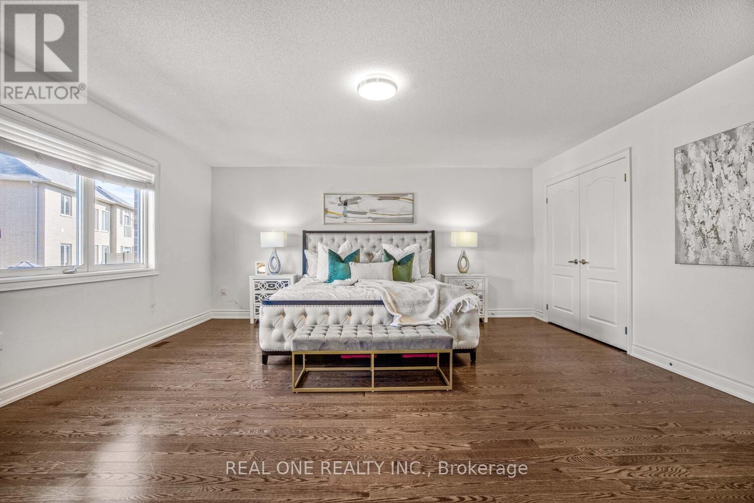 24 Larkfield Crescent, East Gwillimbury, Ontario  L9N 0P7 - Photo 22 - N12444421
