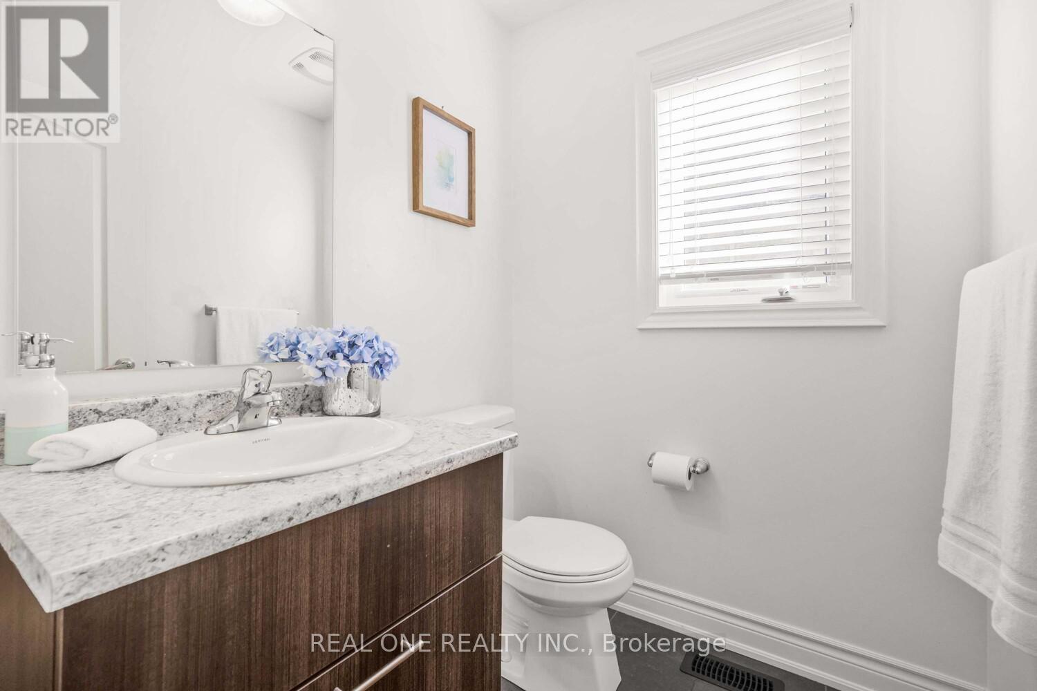 24 Larkfield Crescent, East Gwillimbury, Ontario  L9N 0P7 - Photo 32 - N12444421