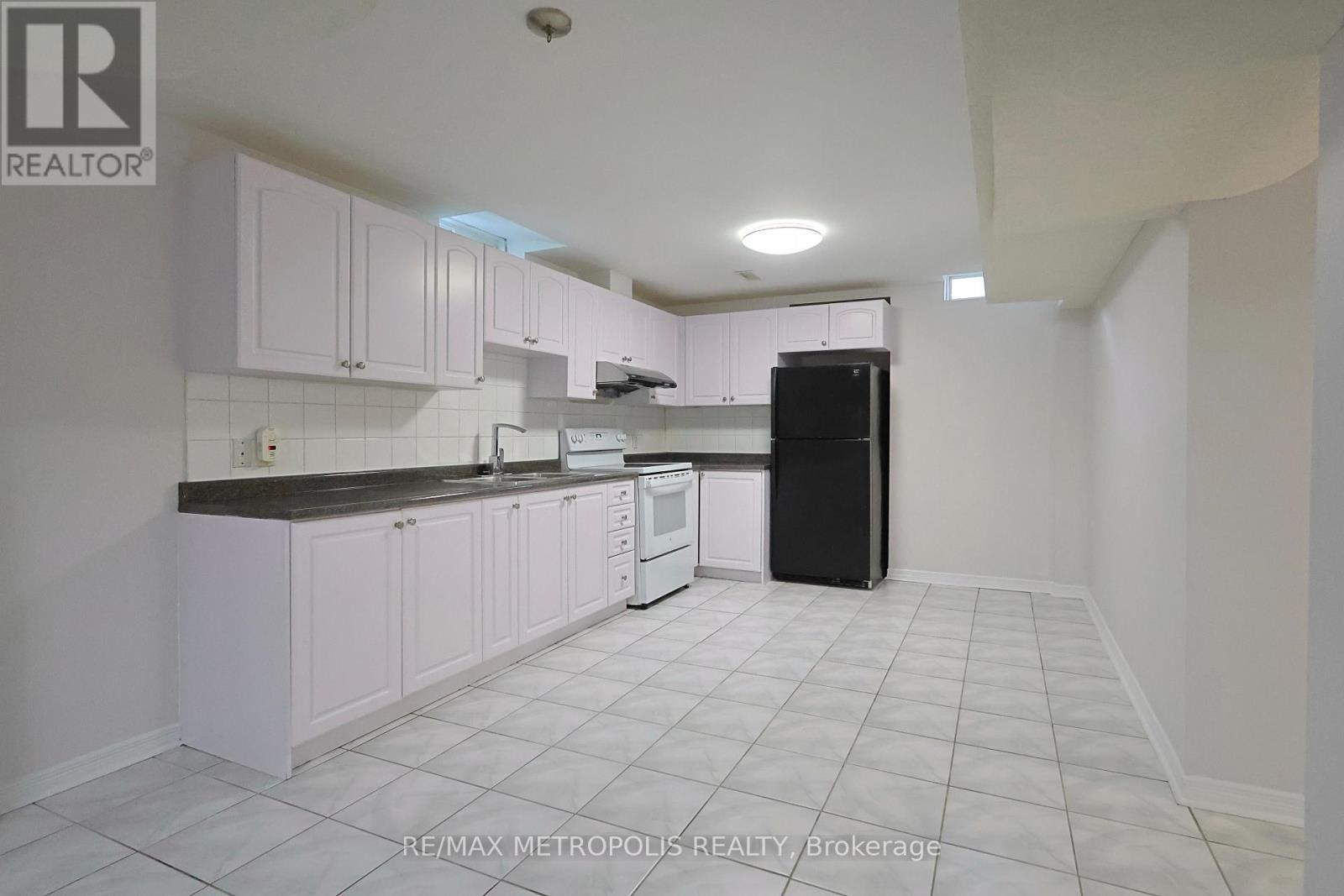 Bsmt - 104 Sail Crescent, Vaughan, Ontario  L6A 2Z1 - Photo 4 - N12444440