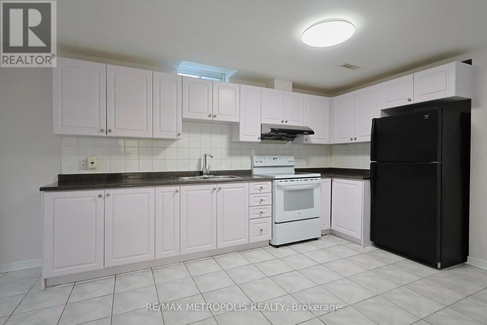 Bsmt - 104 Sail Crescent, Vaughan, Ontario  L6A 2Z1 - Photo 5 - N12444440