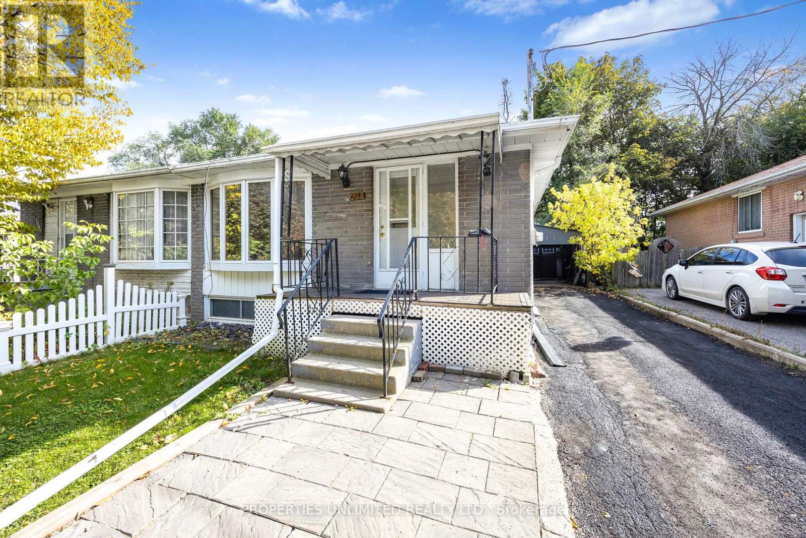 228 Penn Avenue S, Newmarket, Ontario  L3Y 2S5 - Photo 4 - N12438812