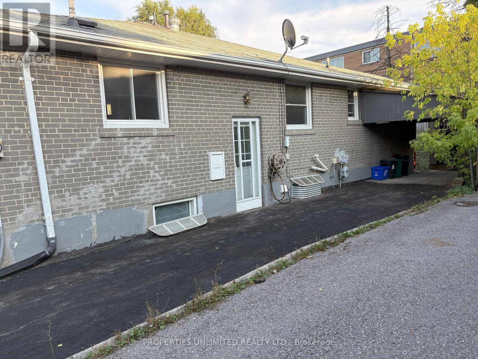 228 Penn Avenue S, Newmarket, Ontario  L3Y 2S5 - Photo 35 - N12438812