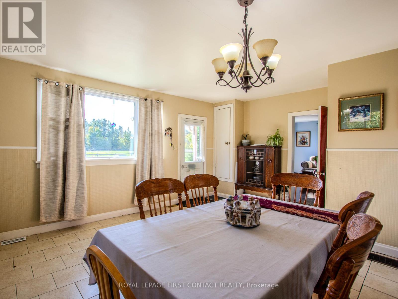 2041 Flos 4 Road W, Springwater, Ontario  L0L 2K0 - Photo 5 - S12444432