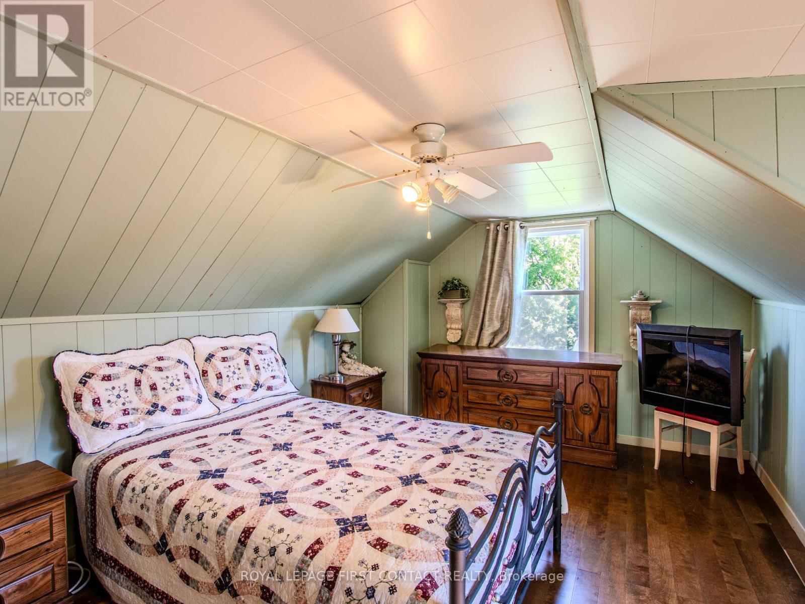 2041 Flos 4 Road W, Springwater, Ontario  L0L 2K0 - Photo 9 - S12444432