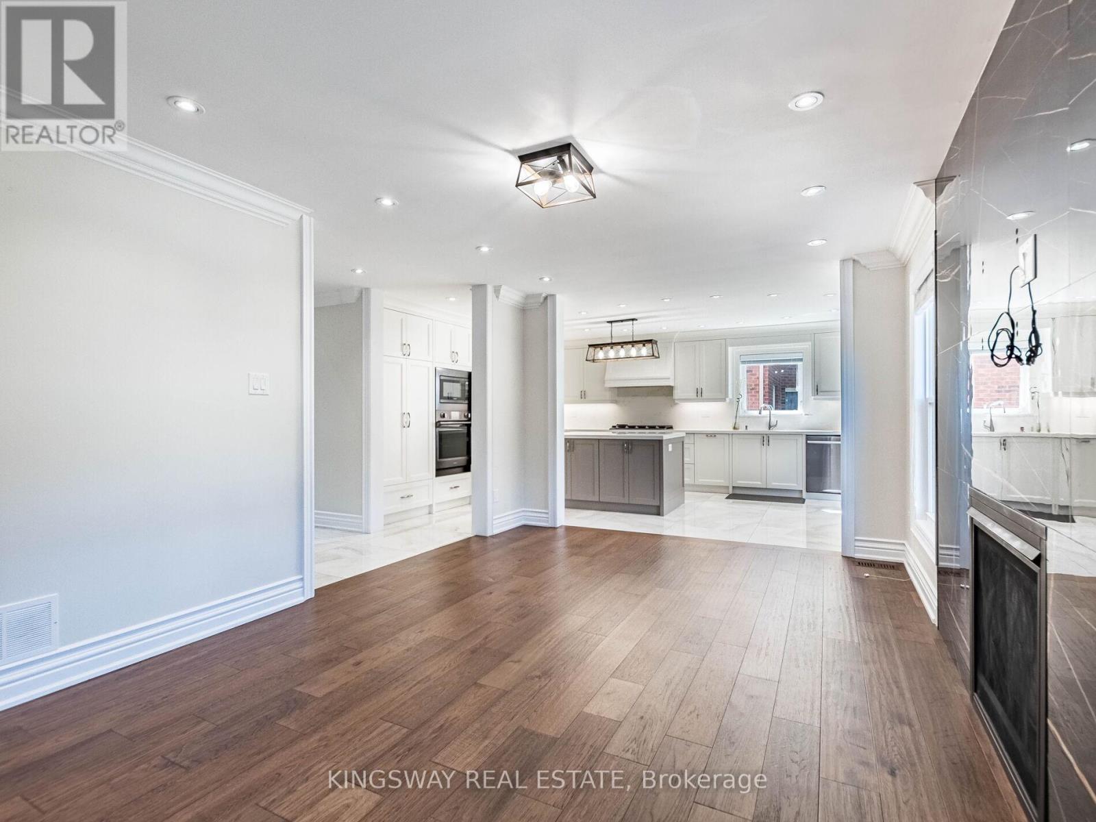 58 Leeward Drive, Brampton, Ontario  L6S 5V8 - Photo 14 - W12444398