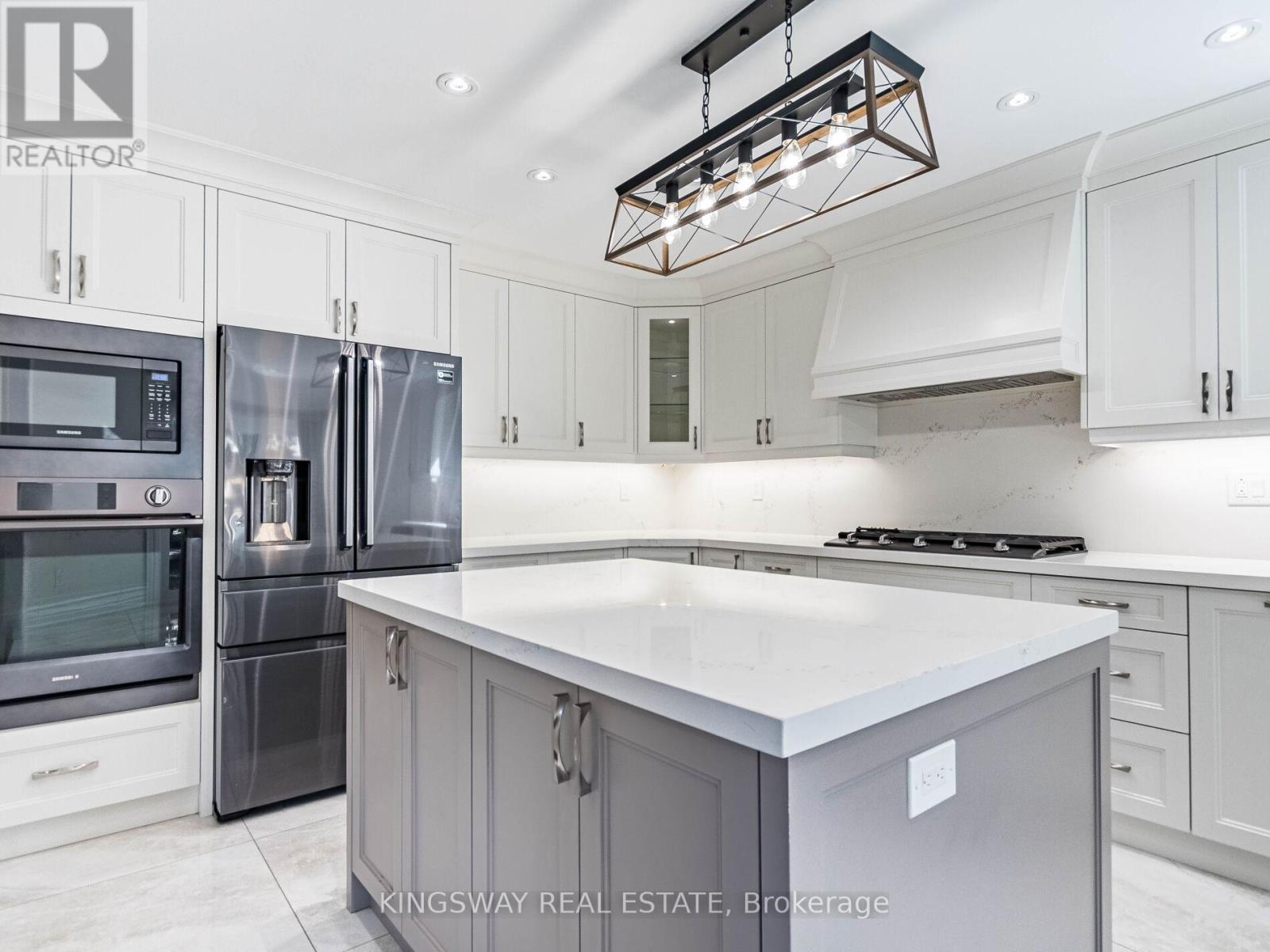 58 Leeward Drive, Brampton, Ontario  L6S 5V8 - Photo 17 - W12444398
