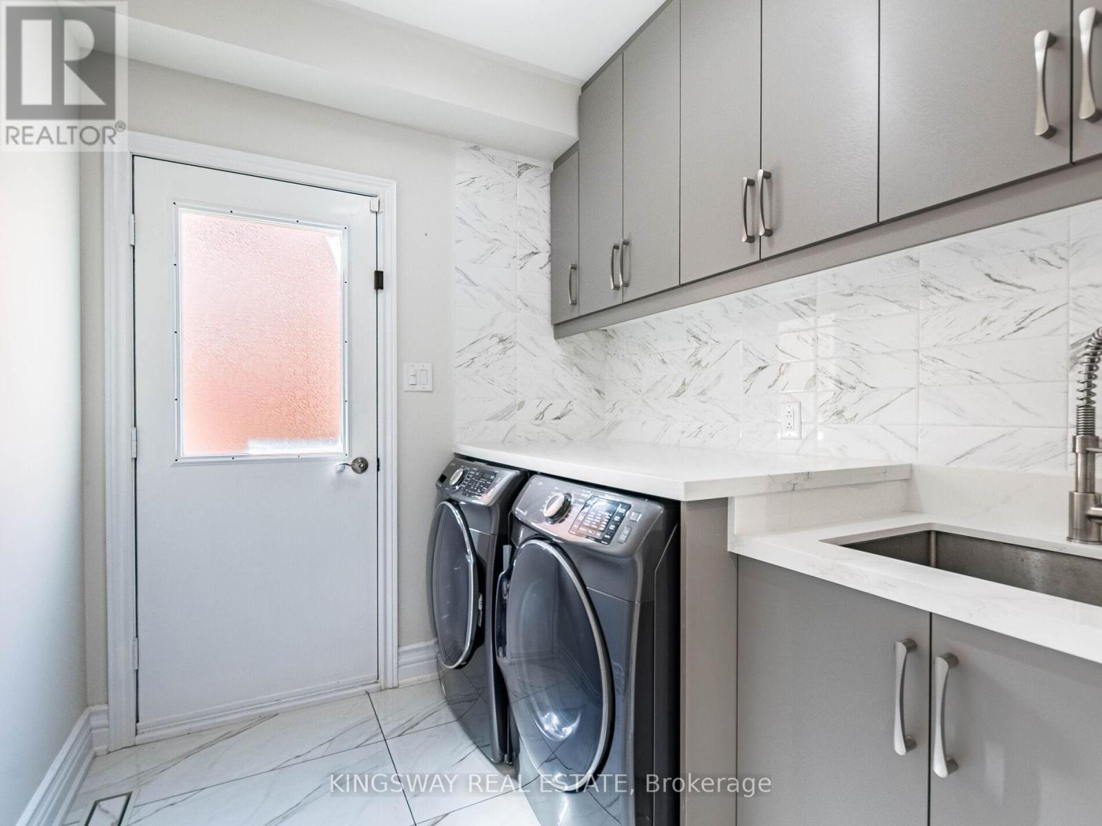 58 Leeward Drive, Brampton, Ontario  L6S 5V8 - Photo 20 - W12444398