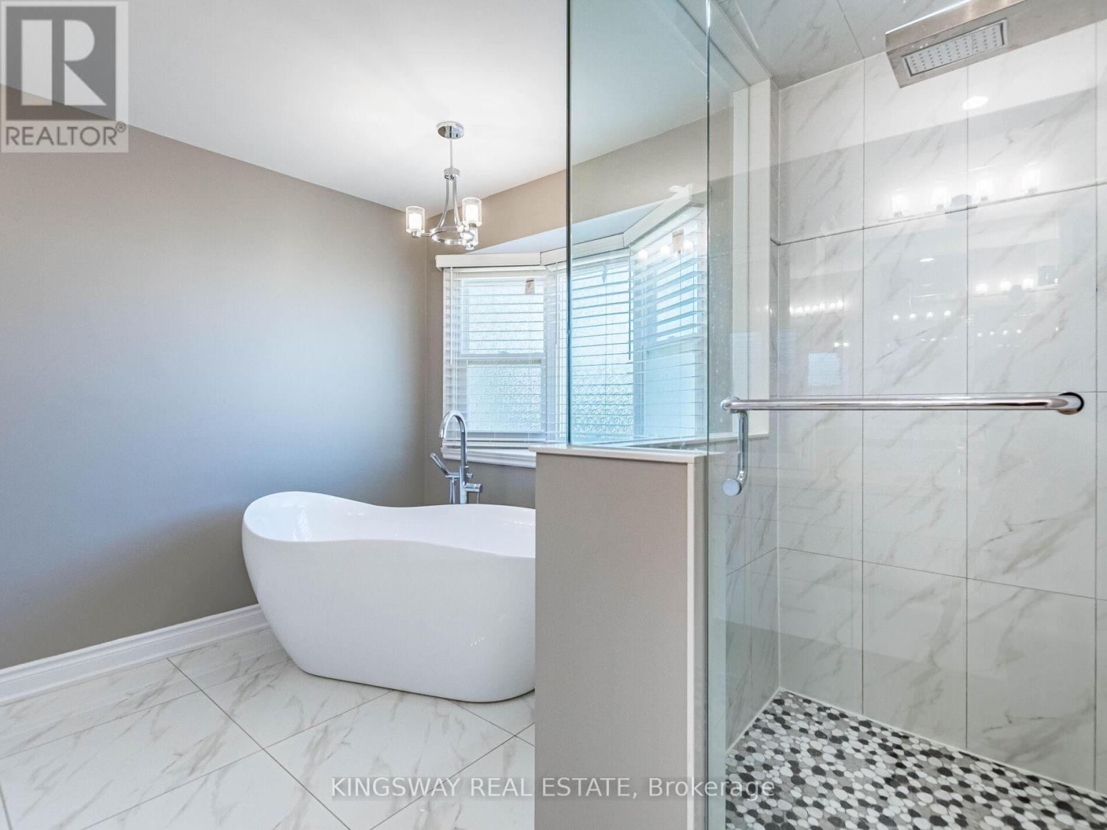 58 Leeward Drive, Brampton, Ontario  L6S 5V8 - Photo 27 - W12444398