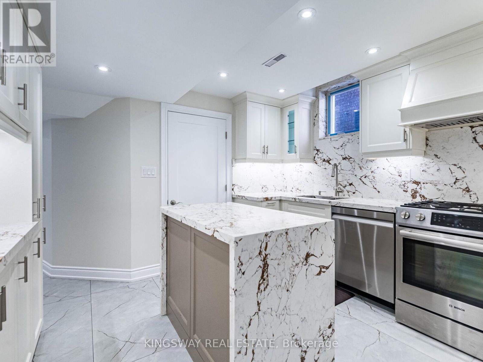 58 Leeward Drive, Brampton, Ontario  L6S 5V8 - Photo 36 - W12444398
