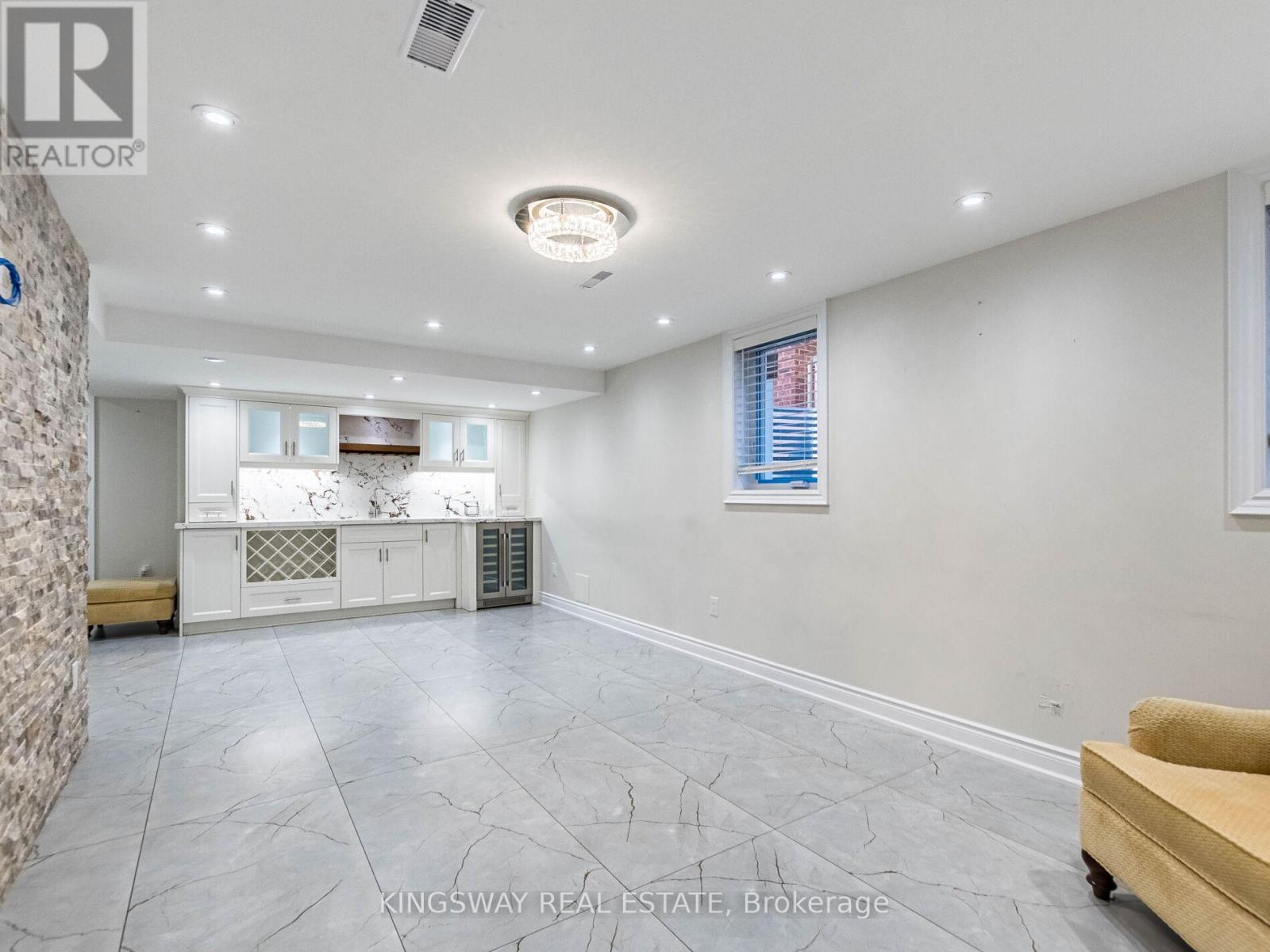 58 Leeward Drive, Brampton, Ontario  L6S 5V8 - Photo 40 - W12444398