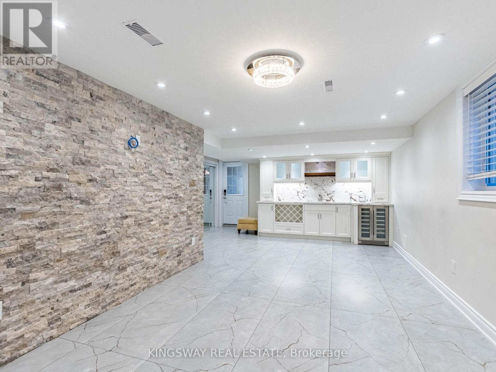 58 Leeward Drive, Brampton, Ontario  L6S 5V8 - Photo 41 - W12444398