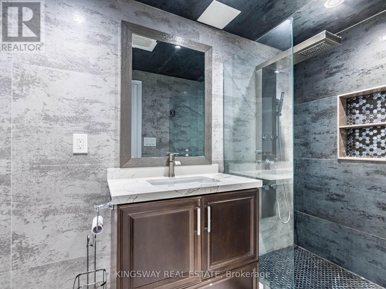 58 Leeward Drive, Brampton, Ontario  L6S 5V8 - Photo 46 - W12444398