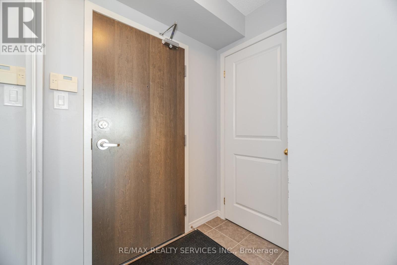 2003 - 9 George Street N, Brampton, Ontario  L6X 0T6 - Photo 32 - W12444411