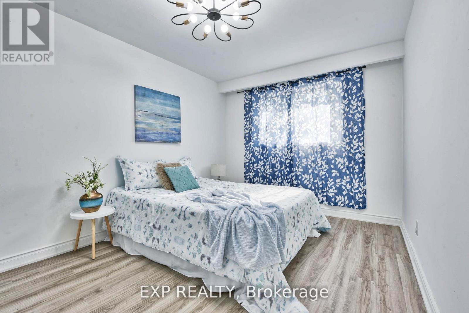 7292 Redfox Road, Mississauga, Ontario  L4T 2L8 - Photo 13 - W12444415
