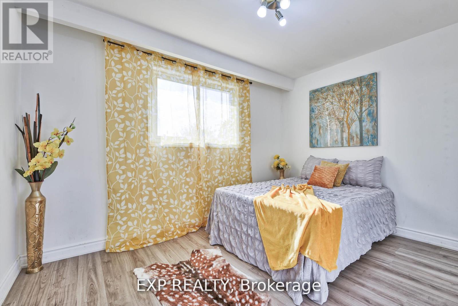 7292 Redfox Road, Mississauga, Ontario  L4T 2L8 - Photo 15 - W12444415