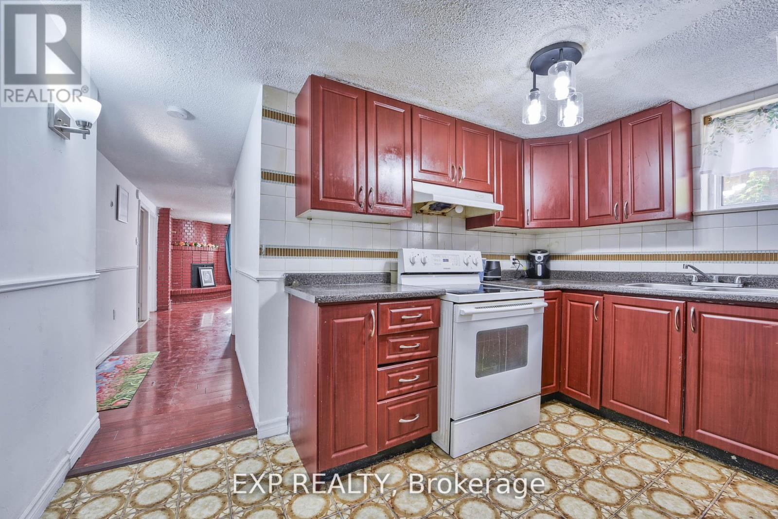 7292 Redfox Road, Mississauga, Ontario  L4T 2L8 - Photo 18 - W12444415