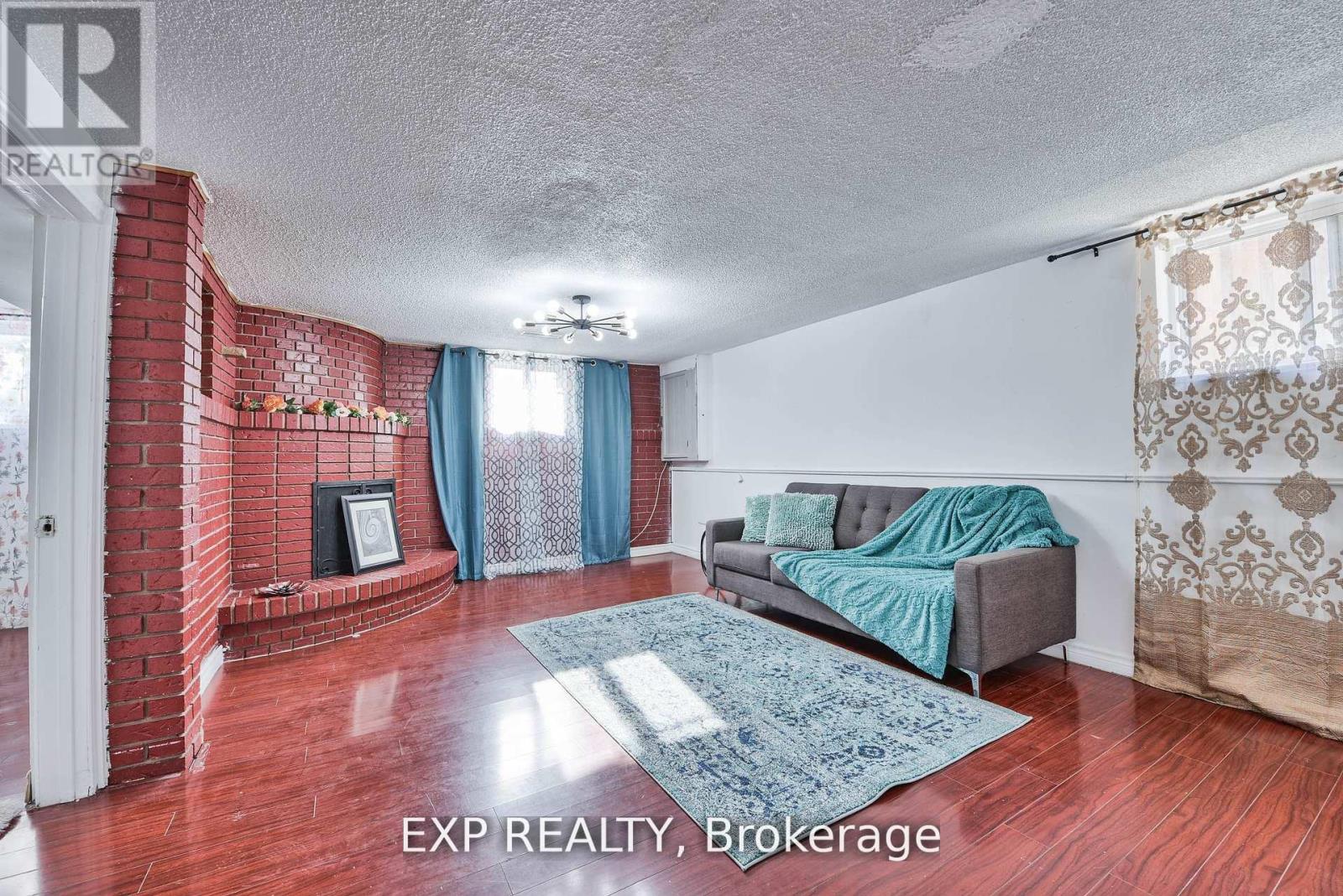 7292 Redfox Road, Mississauga, Ontario  L4T 2L8 - Photo 20 - W12444415