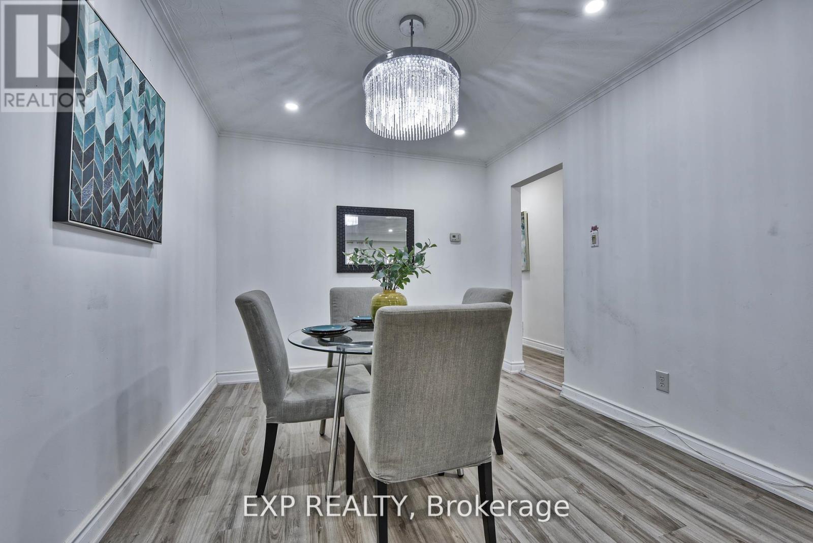 7292 Redfox Road, Mississauga, Ontario  L4T 2L8 - Photo 8 - W12444415