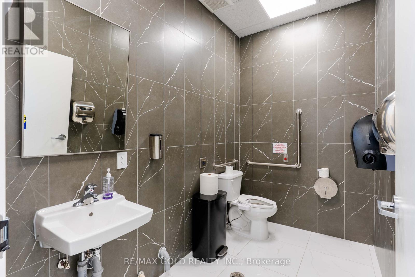 10 - 11655 Mcvean Drive, Brampton (Toronto Gore Rural Estate), Ontario  L6P 4J4 - Photo 12 - W12444423
