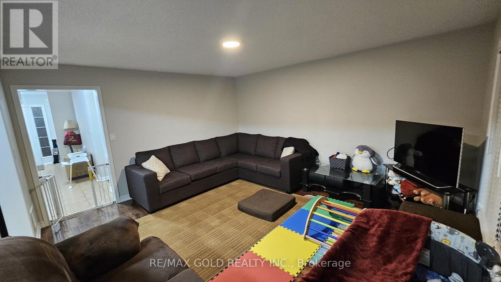 210 Dymott Avenue, Milton, Ontario  L9T 0Z8 - Photo 12 - W12444447