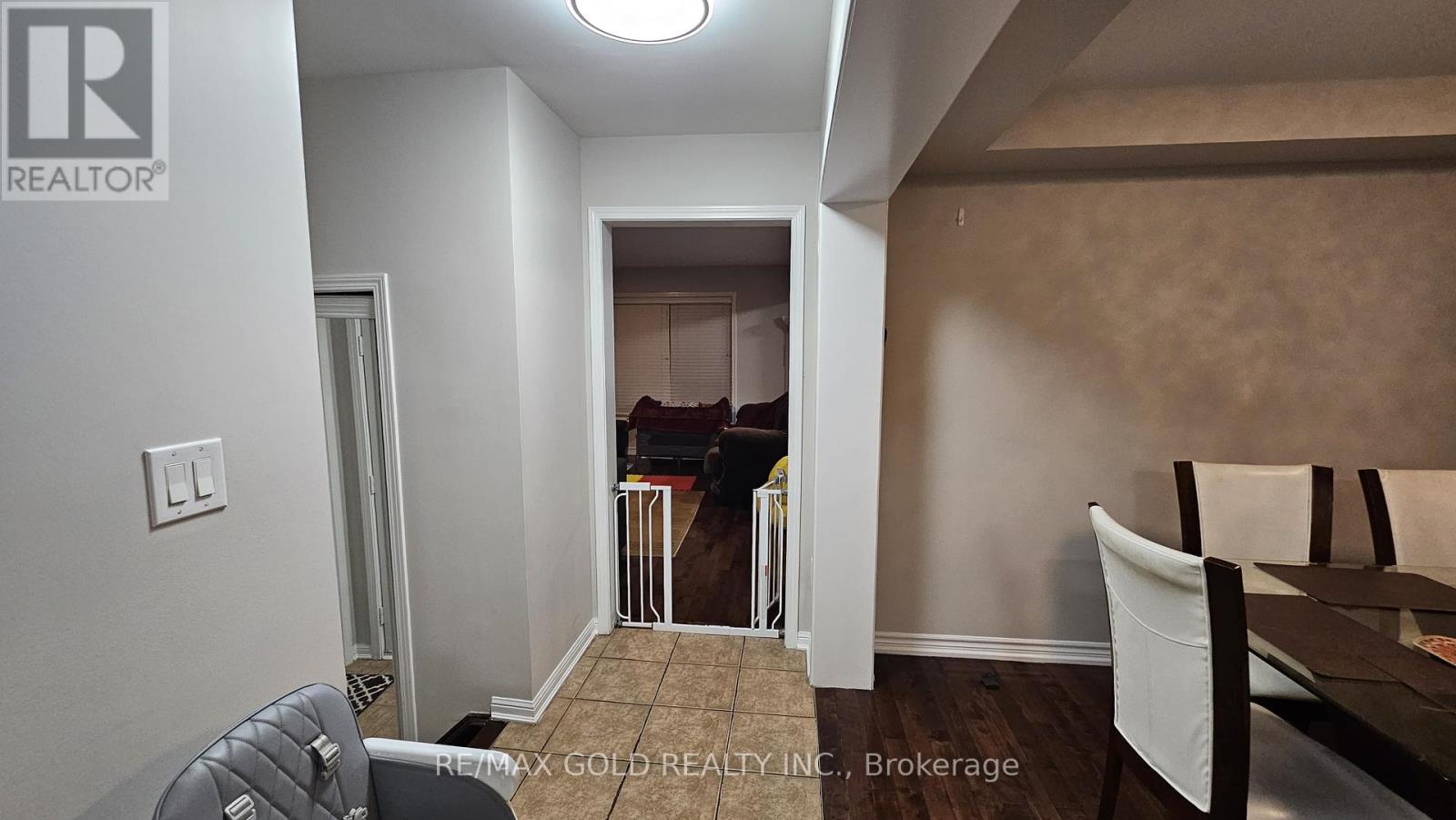 210 Dymott Avenue, Milton, Ontario  L9T 0Z8 - Photo 14 - W12444447