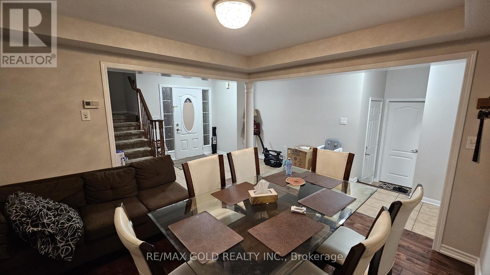 210 Dymott Avenue, Milton, Ontario  L9T 0Z8 - Photo 15 - W12444447