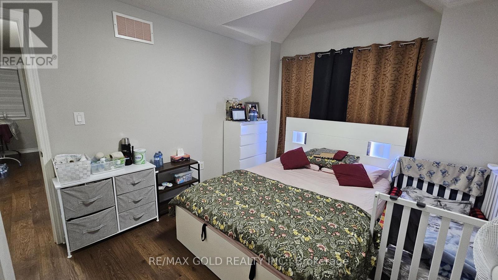 210 Dymott Avenue, Milton, Ontario  L9T 0Z8 - Photo 21 - W12444447