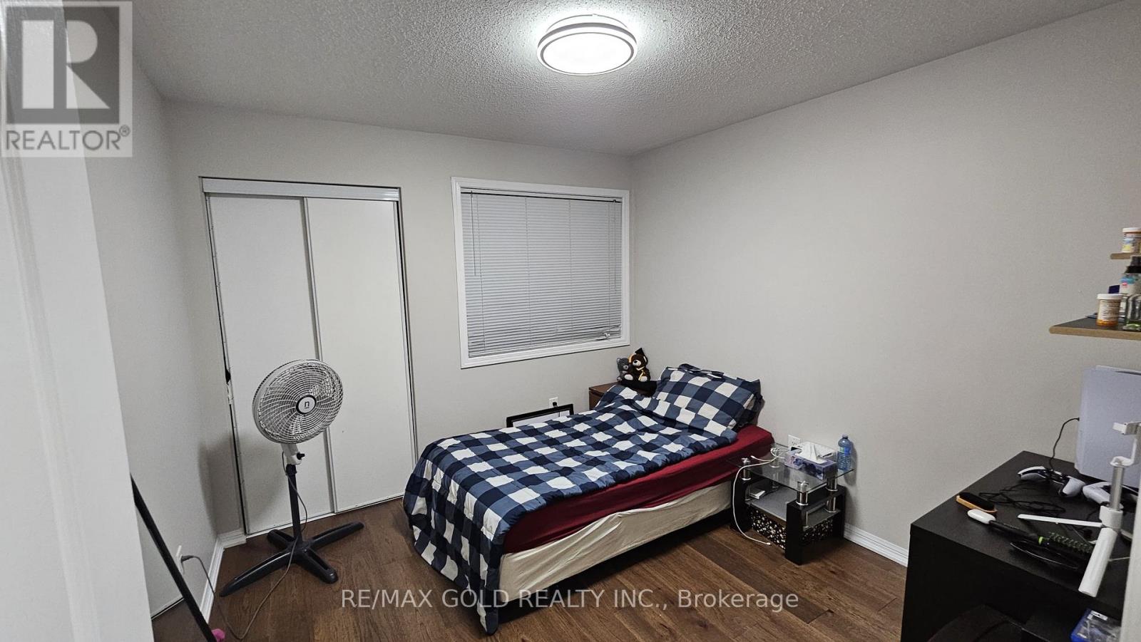 210 Dymott Avenue, Milton, Ontario  L9T 0Z8 - Photo 24 - W12444447
