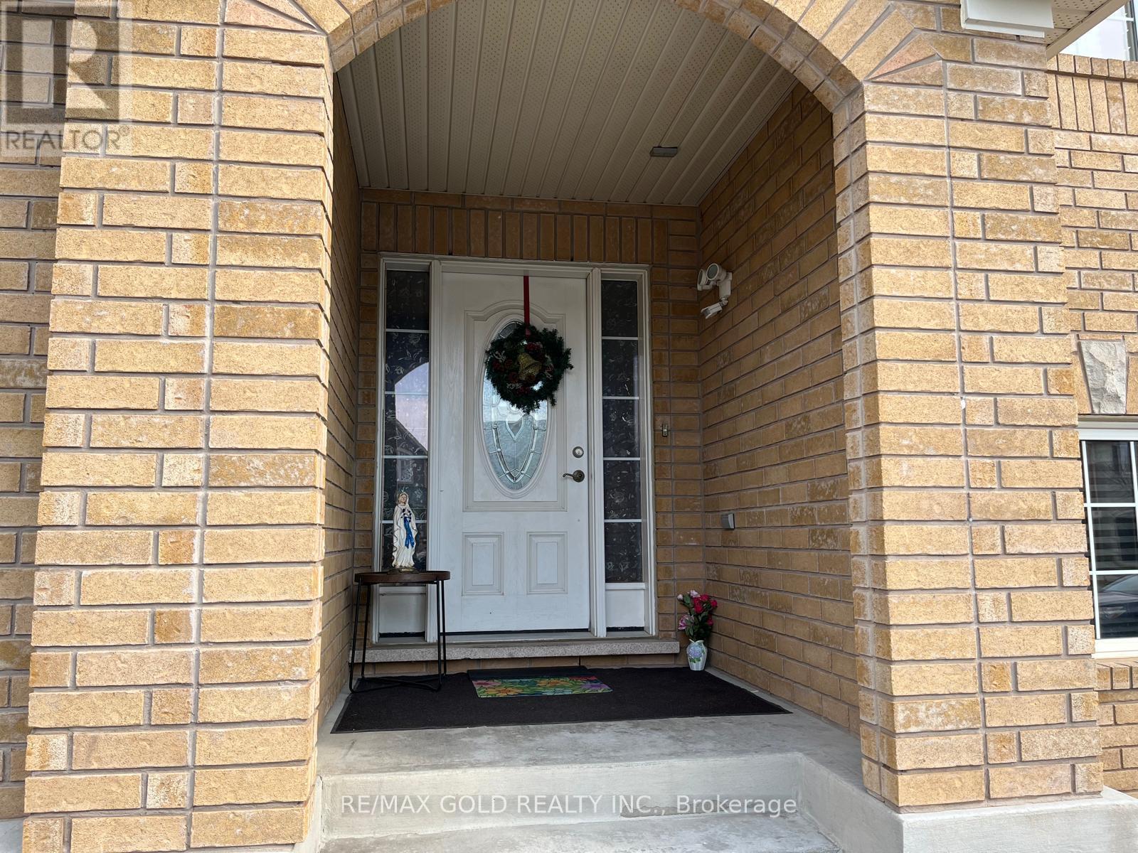 210 Dymott Avenue, Milton, Ontario  L9T 0Z8 - Photo 3 - W12444447