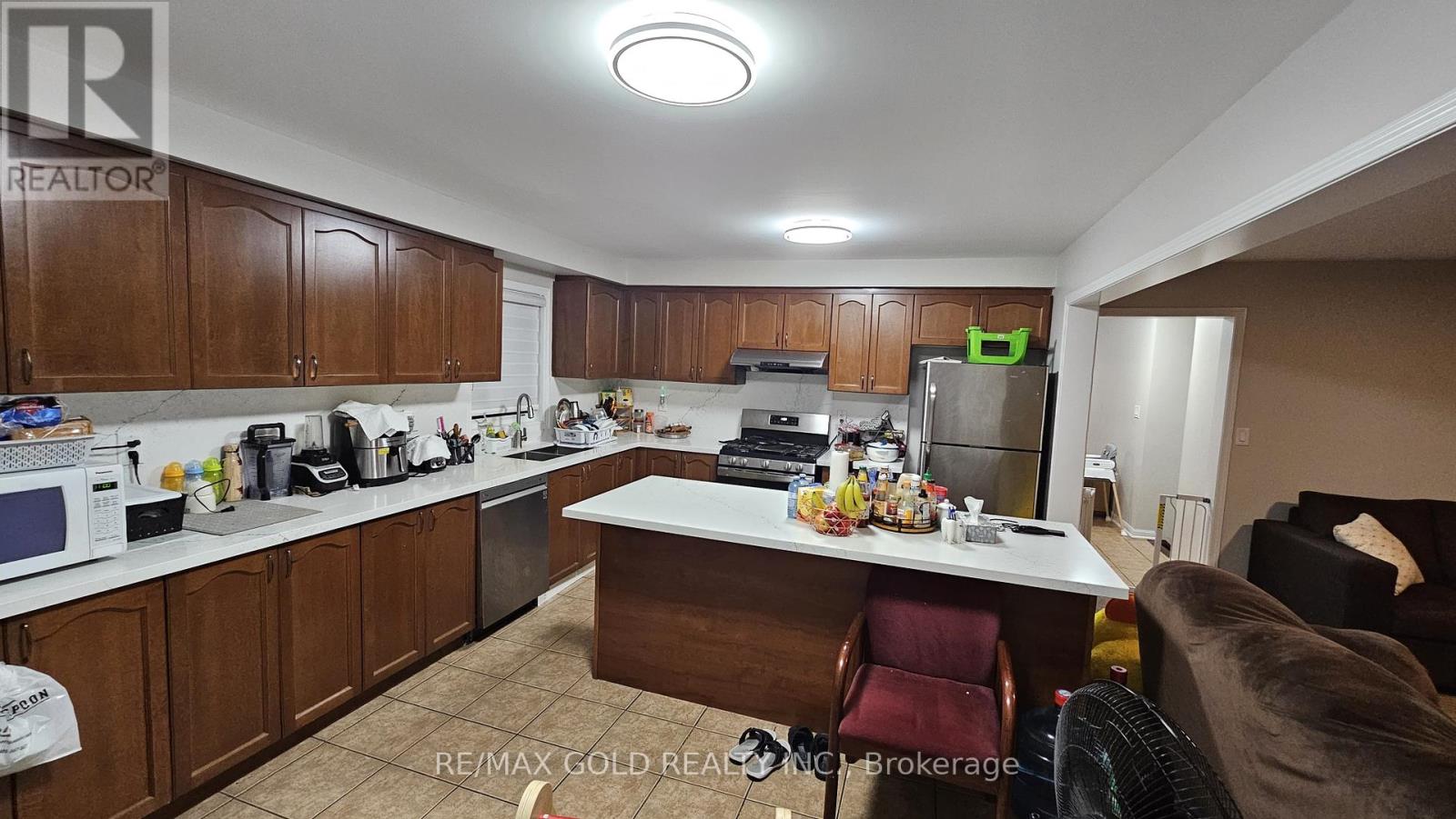 210 Dymott Avenue, Milton, Ontario  L9T 0Z8 - Photo 9 - W12444447
