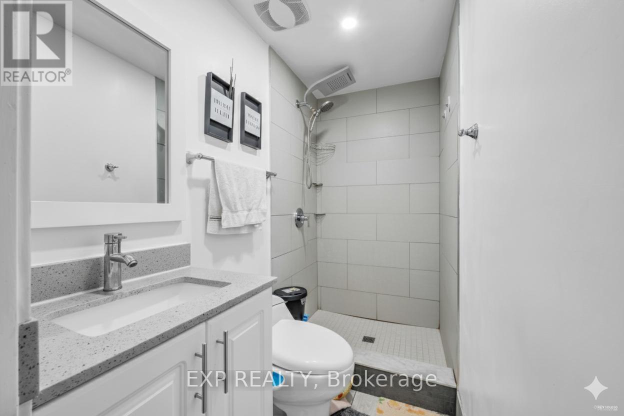14 - 33 Four Winds Drive, Toronto, Ontario  M3J 1K7 - Photo 18 - W12444466