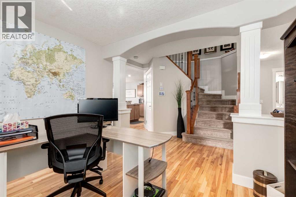 32 Evanscove Heights Nw, Calgary, Alberta  T3P 1G1 - Photo 5 - A2258332