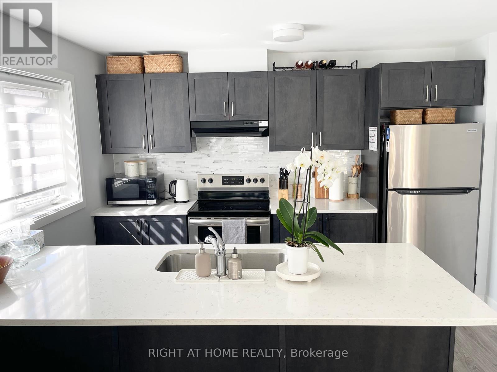 232 Anyolite Private, Ottawa, Ontario  K1S 1V9 - Photo 6 - X12444496
