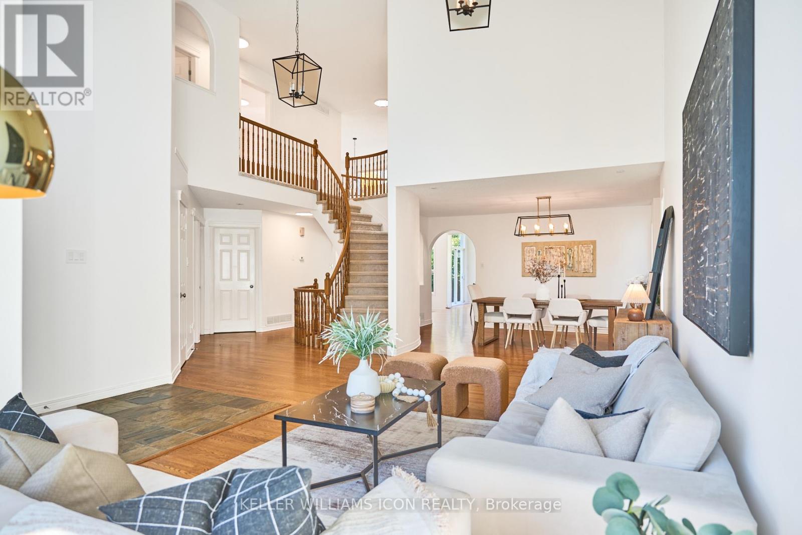 10 Pondhollow Way, Ottawa, Ontario  K2J 4Y4 - Photo 4 - X12444503