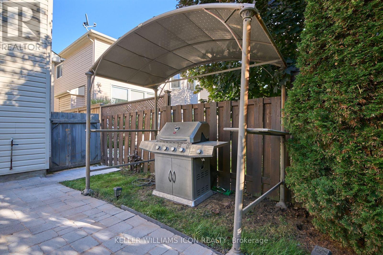 10 Pondhollow Way, Ottawa, Ontario  K2J 4Y4 - Photo 41 - X12444503