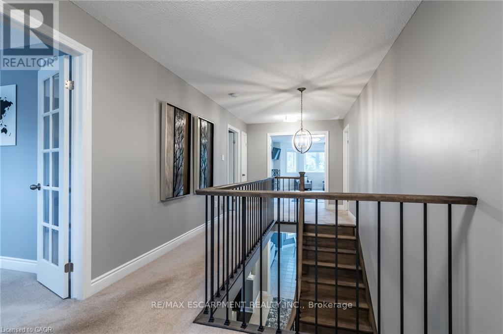 7 Volterra Court, Hamilton (Waterdown), Ontario  L8B 0K7 - Photo 23 - X12444400