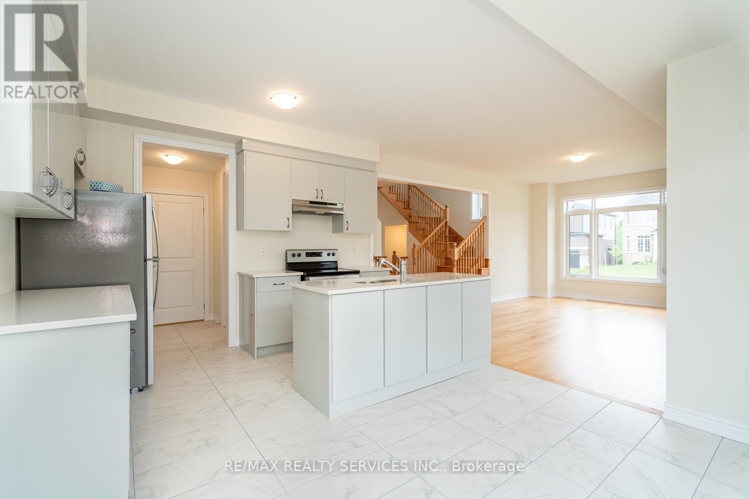 25 Heming Street, Brant (Paris), Ontario  N3L 0M6 - Photo 11 - X12444417