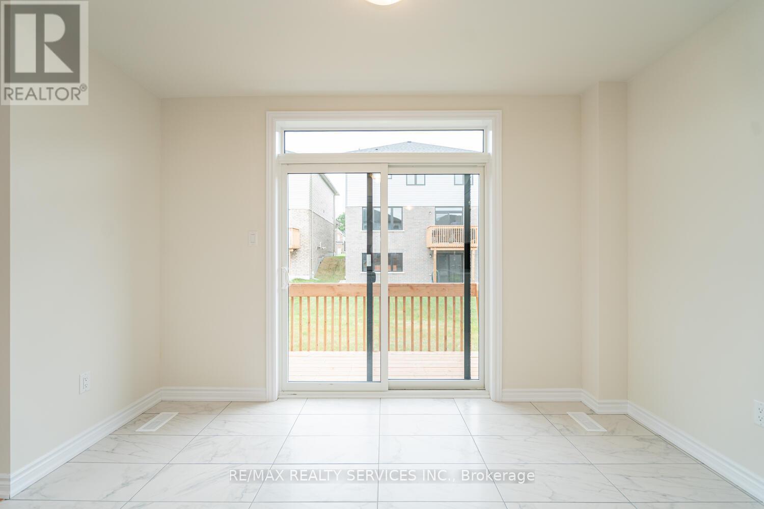 25 Heming Street, Brant (Paris), Ontario  N3L 0M6 - Photo 12 - X12444417