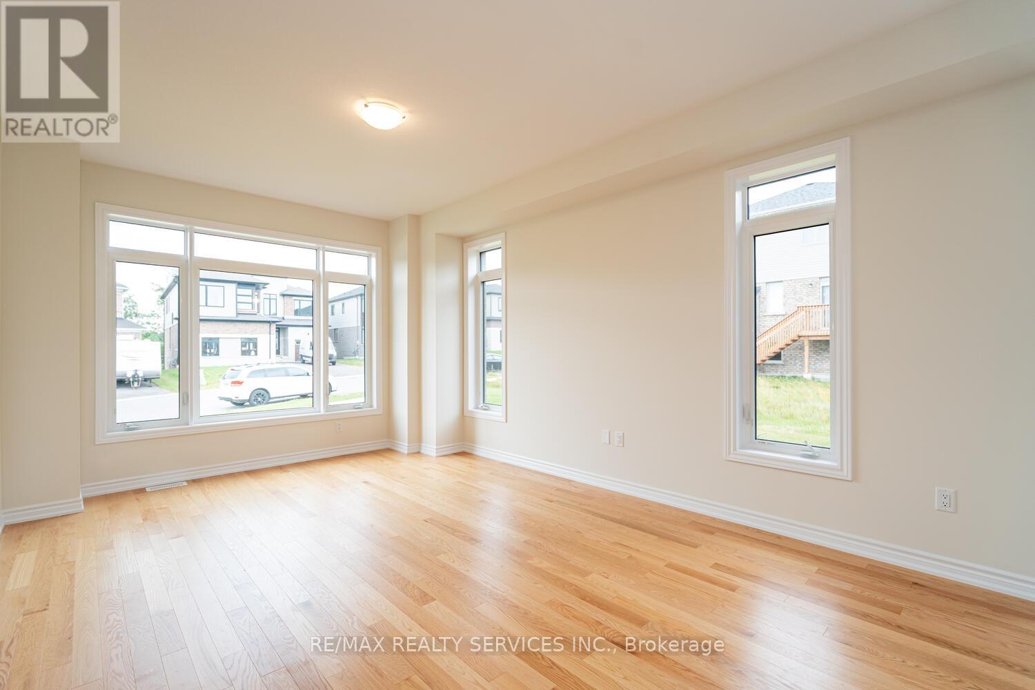 25 Heming Street, Brant (Paris), Ontario  N3L 0M6 - Photo 16 - X12444417