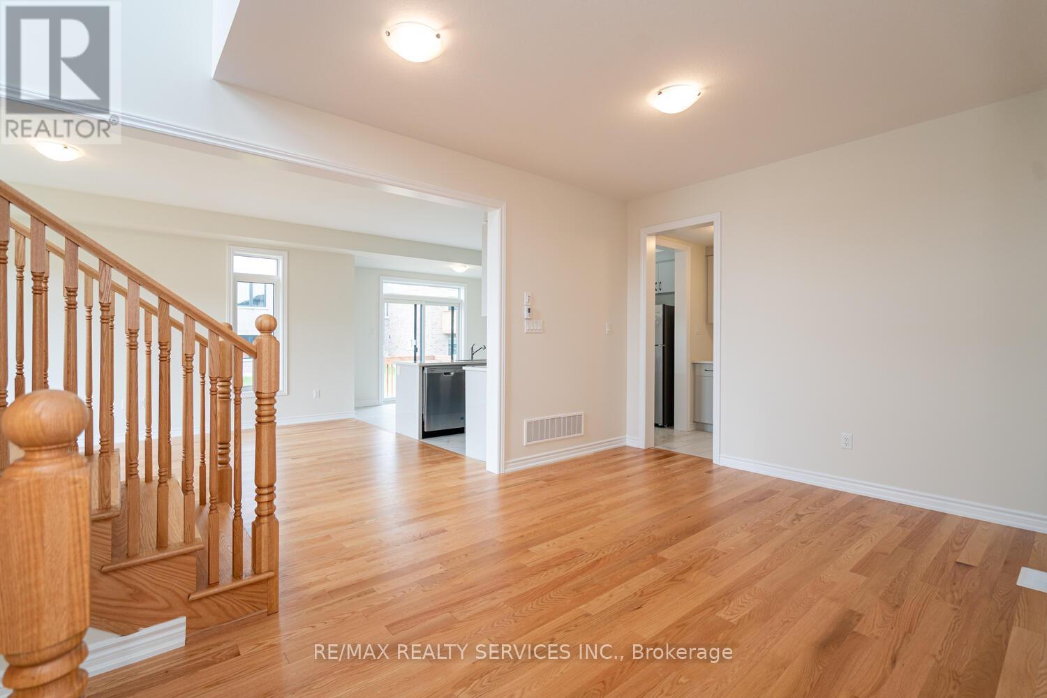 25 Heming Street, Brant (Paris), Ontario  N3L 0M6 - Photo 8 - X12444417