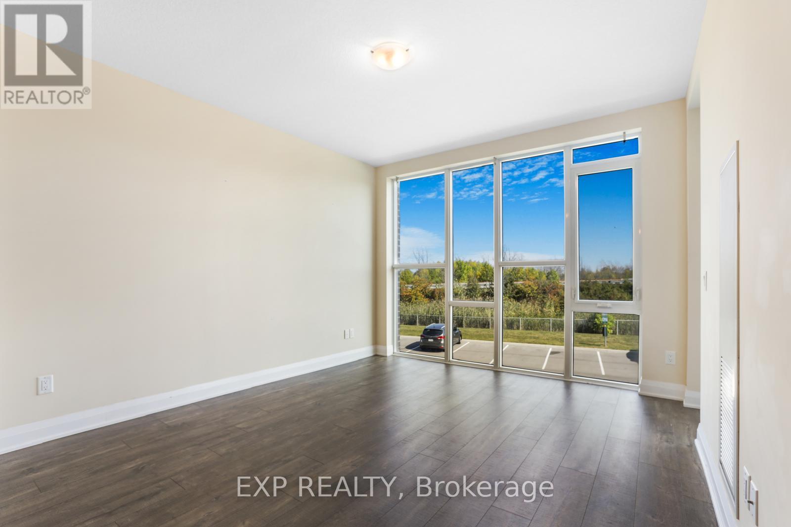 216 - 16 Concord Place, Grimsby, Ontario  L3M 0J1 - Photo 12 - X12444419
