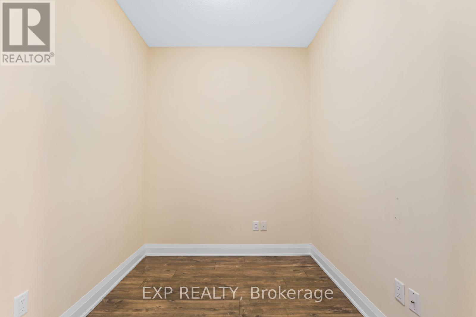 216 - 16 Concord Place, Grimsby, Ontario  L3M 0J1 - Photo 8 - X12444419