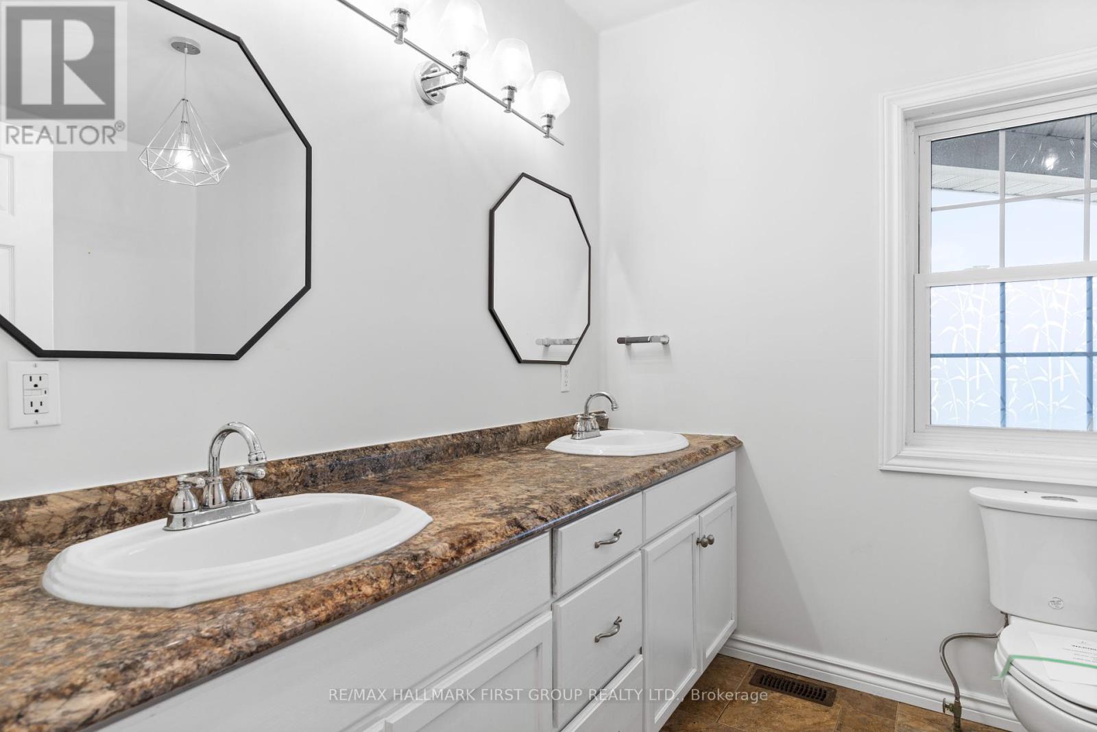 2898 County 2 Road, Prince Edward County (Ameliasburg Ward), Ontario  K0K 1A0 - Photo 11 - X12444454