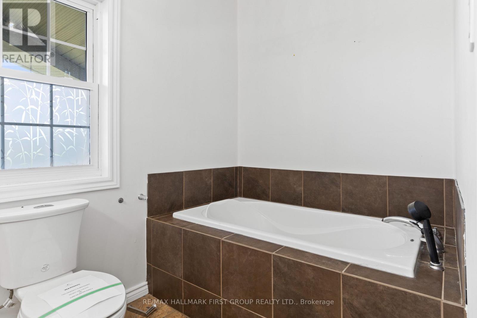 2898 County 2 Road, Prince Edward County (Ameliasburg Ward), Ontario  K0K 1A0 - Photo 12 - X12444454