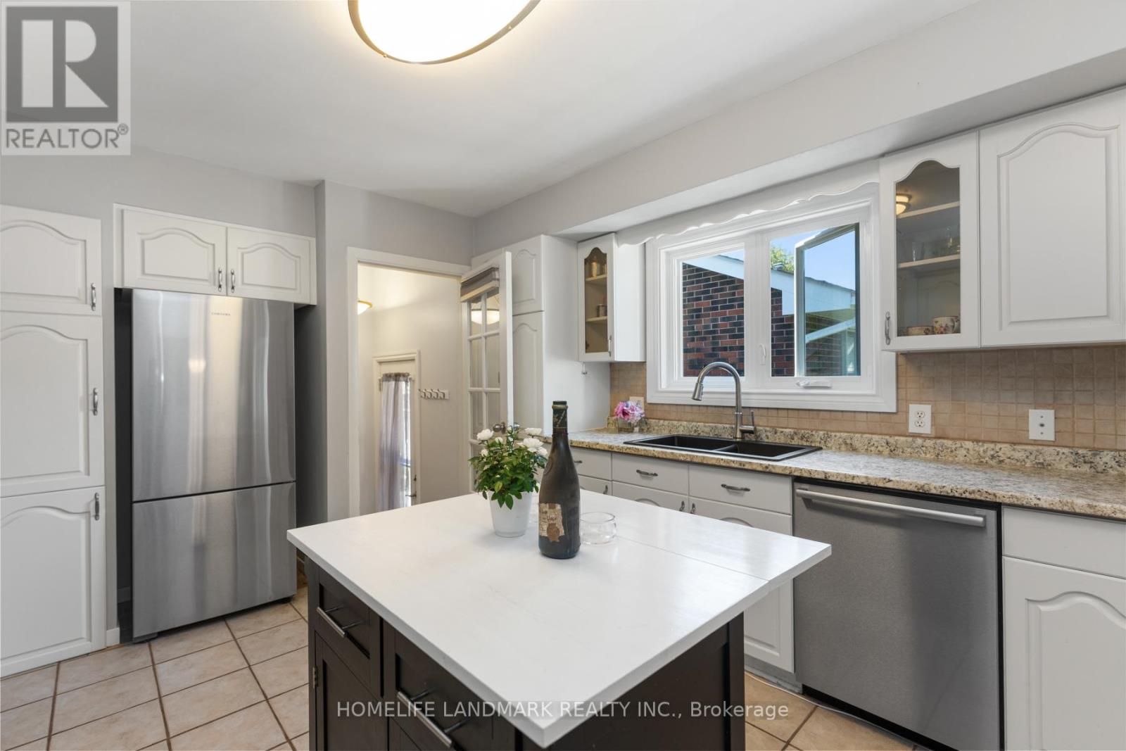 55 Cliff Crescent, Kingston (Central City West), Ontario  K7M 1A9 - Photo 11 - X12444459