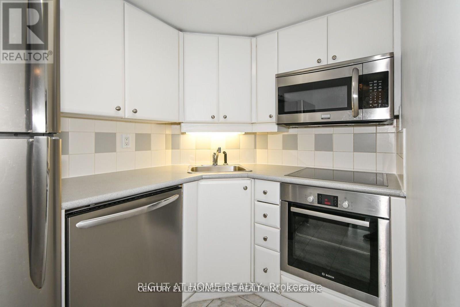3305 - 38 Elm Street, Toronto, Ontario  M7A 2A3 - Photo 3 - C12324824