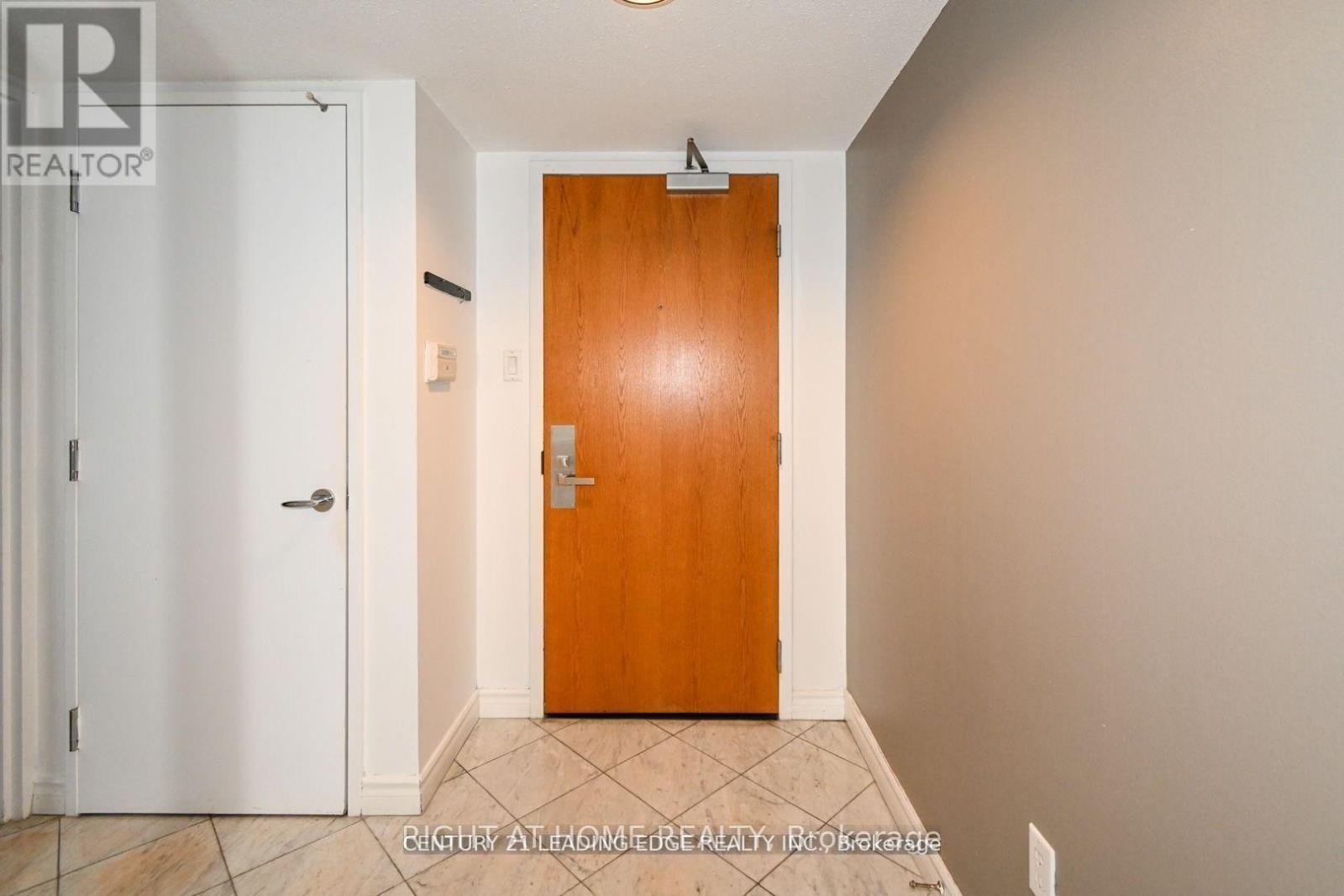 3305 - 38 Elm Street, Toronto, Ontario  M7A 2A3 - Photo 2 - C12324824