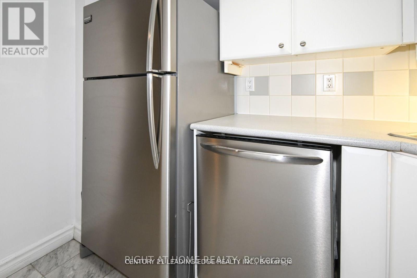 3305 - 38 Elm Street, Toronto, Ontario  M7A 2A3 - Photo 4 - C12324824