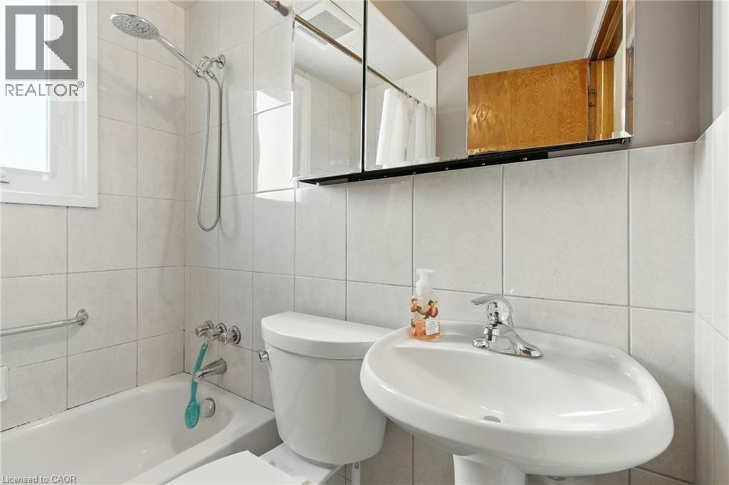 210 East 12th Street, Hamilton, Ontario  L9A 3X6 - Photo 10 - 40776378