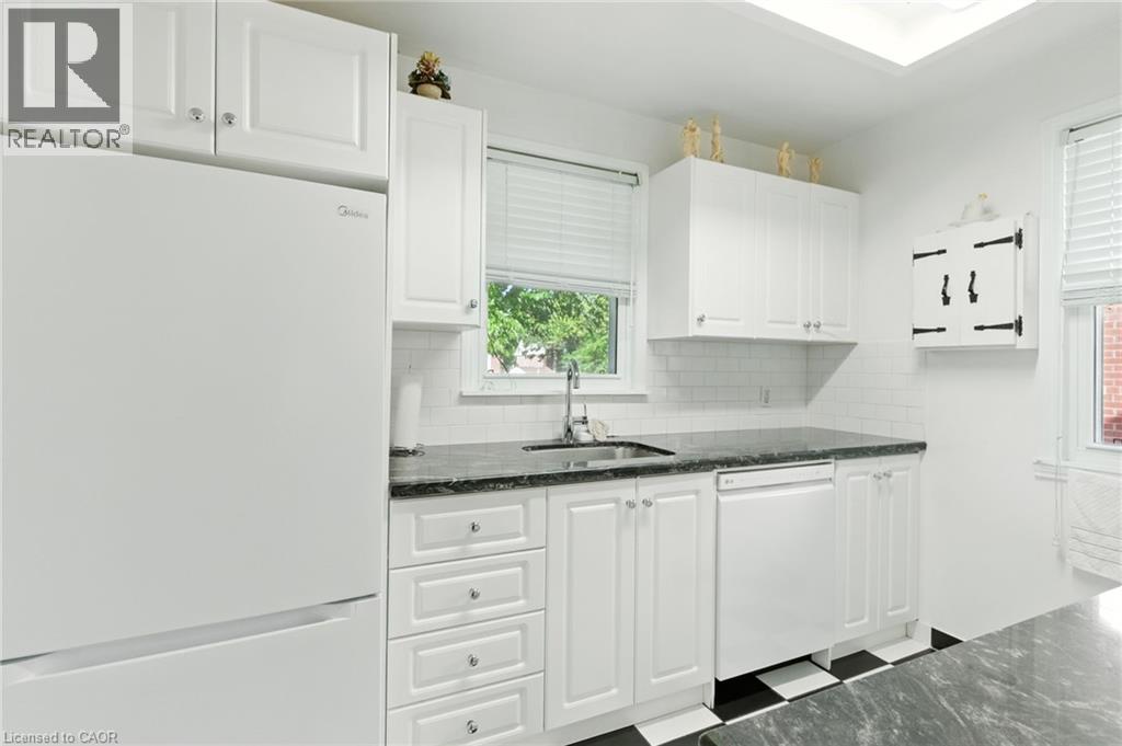 210 East 12th Street, Hamilton, Ontario  L9A 3X6 - Photo 11 - 40776378